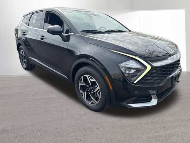 Used 2023 Kia Sportage LX image 6