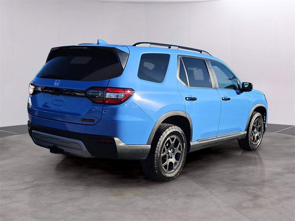 Certified 2025 Honda Pilot TrailSport image 4