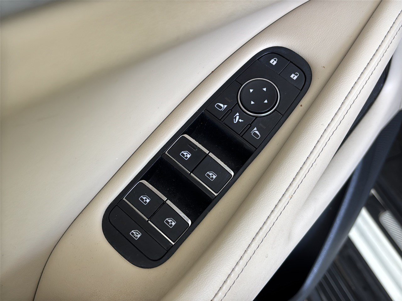 Used 2023 INFINITI QX60 Pure FWD image 15