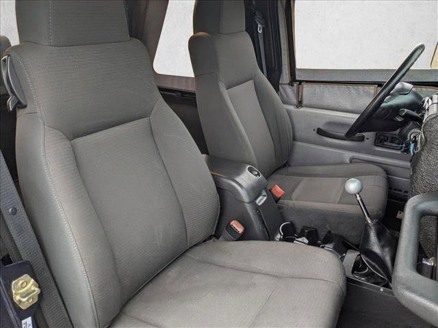 Used 2006 Jeep Wrangler X w/ Premium Audio Group image 16