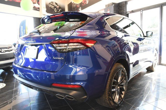 Used 2022 Maserati Levante Modena AWD/4WD image 14