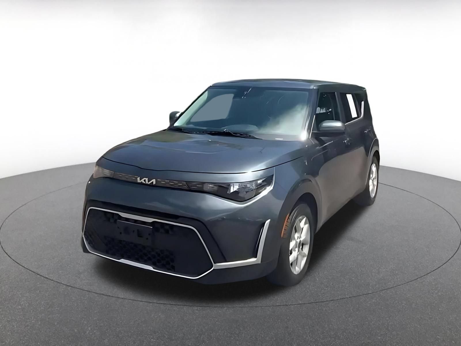 Used 2025 Kia Soul LX w/ LX Technology Package FWD image 6