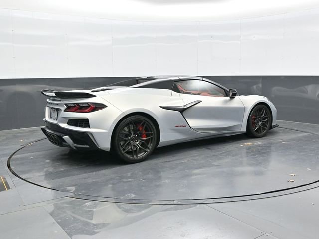 Used 2024 Chevrolet Corvette Z06 RWD image 7