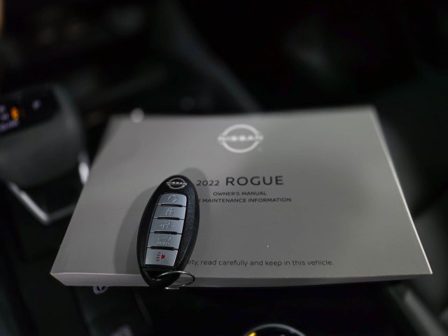 Used 2022 Nissan Rogue SV w/ SV Premium Package image 40