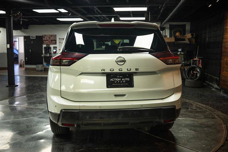 Used 2025 Nissan Rogue SV FWD image 6