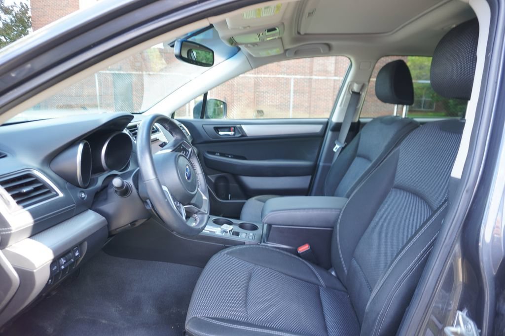 Used 2018 Subaru Outback 2.5i Premium AWD/4WD image 2