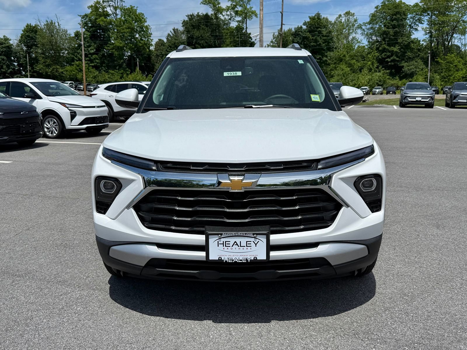 New 2026 Chevrolet TrailBlazer LT w/ Convenience Package AWD/4WD image 2