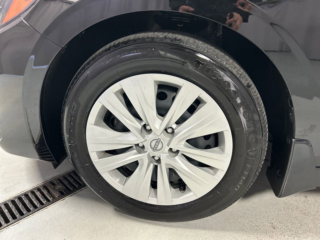 Used 2025 Nissan Sentra S image 9