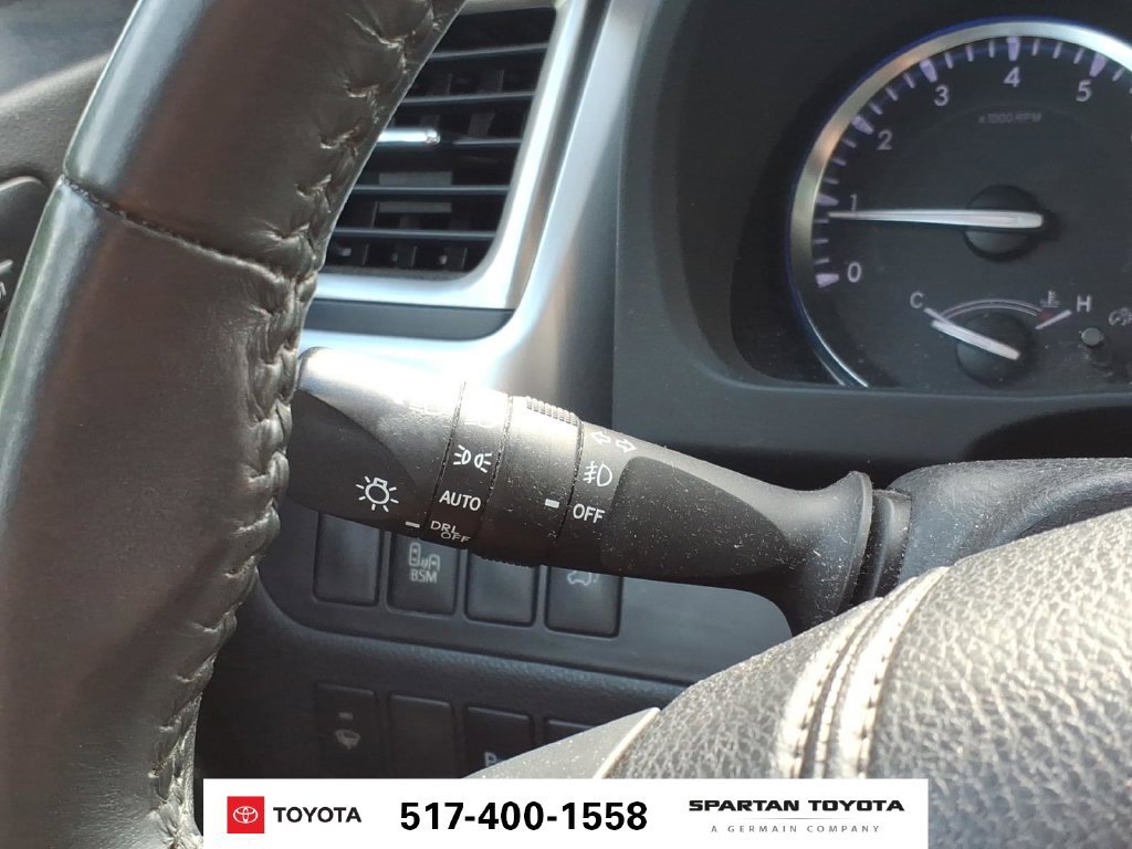 Used 2014 Toyota Highlander Limited AWD/4WD image 25