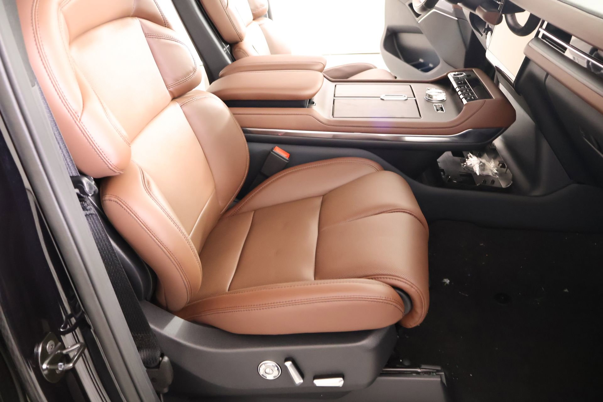 New 2026 Lincoln Navigator Reserve AWD/4WD image 15