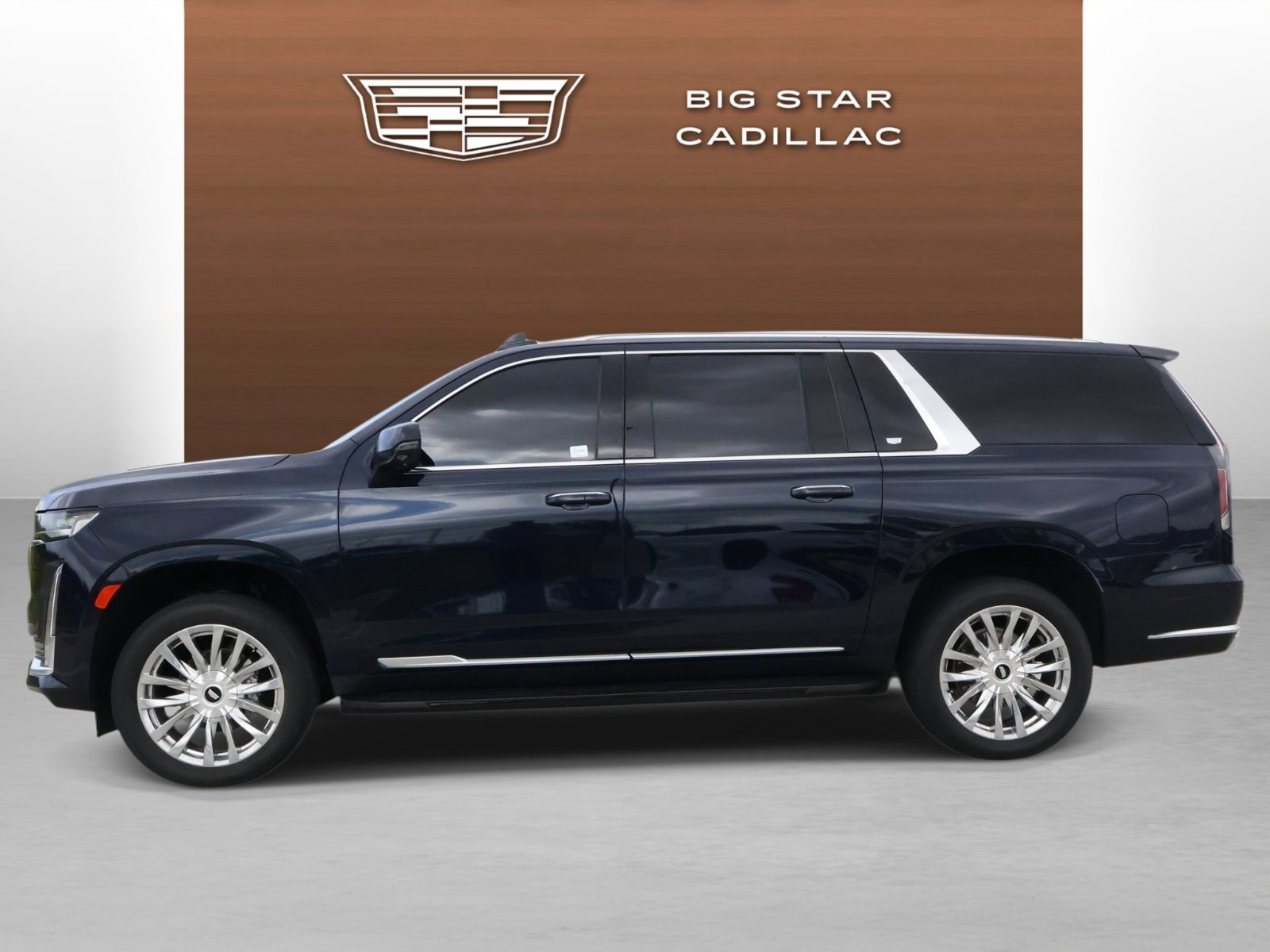 Used 2024 Cadillac Escalade ESV Premium Luxury w/ Performance Package AWD/4WD image 2