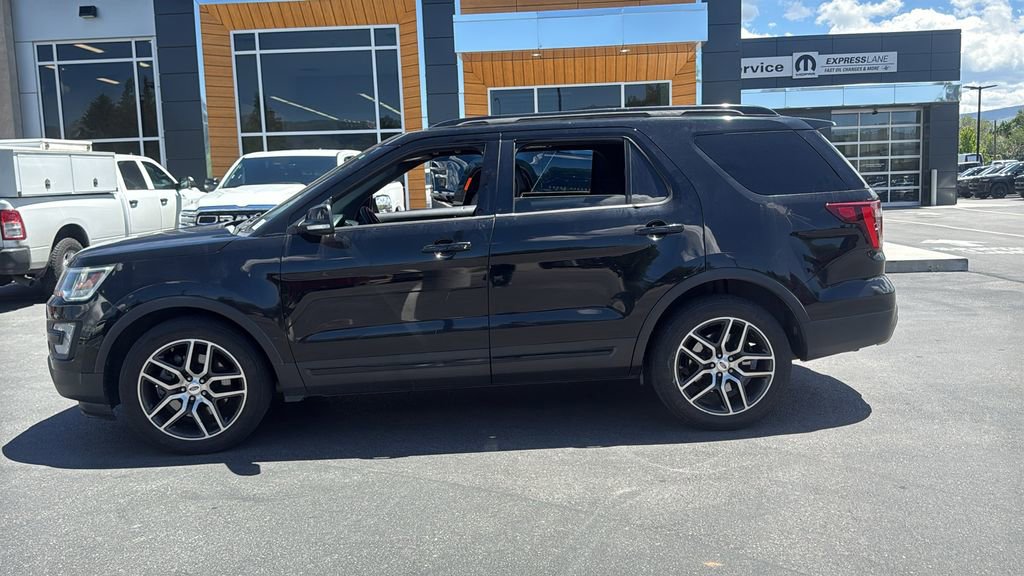 Used 2017 Ford Explorer Sport w/ Equipment Group 401A AWD/4WD image 8