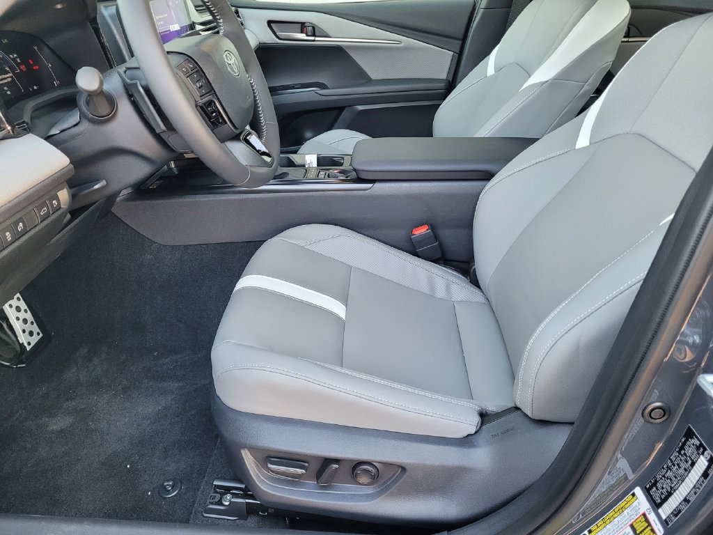 New 2026 Toyota Camry SE FWD image 10