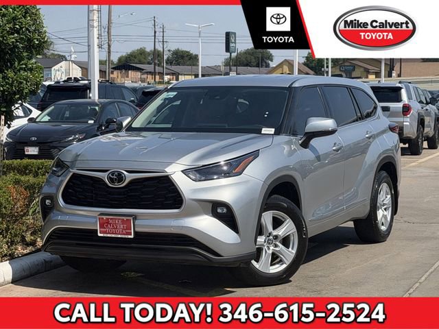 Used 2022 Toyota Highlander LE