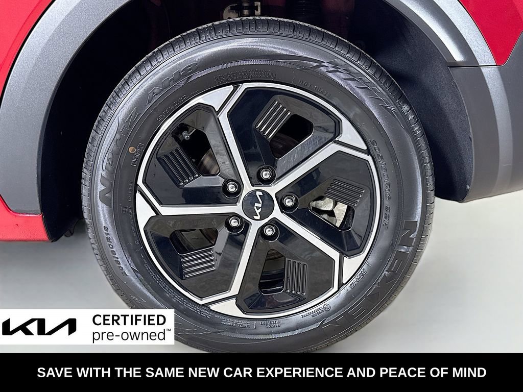 Certified 2025 Kia Niro LX image 38