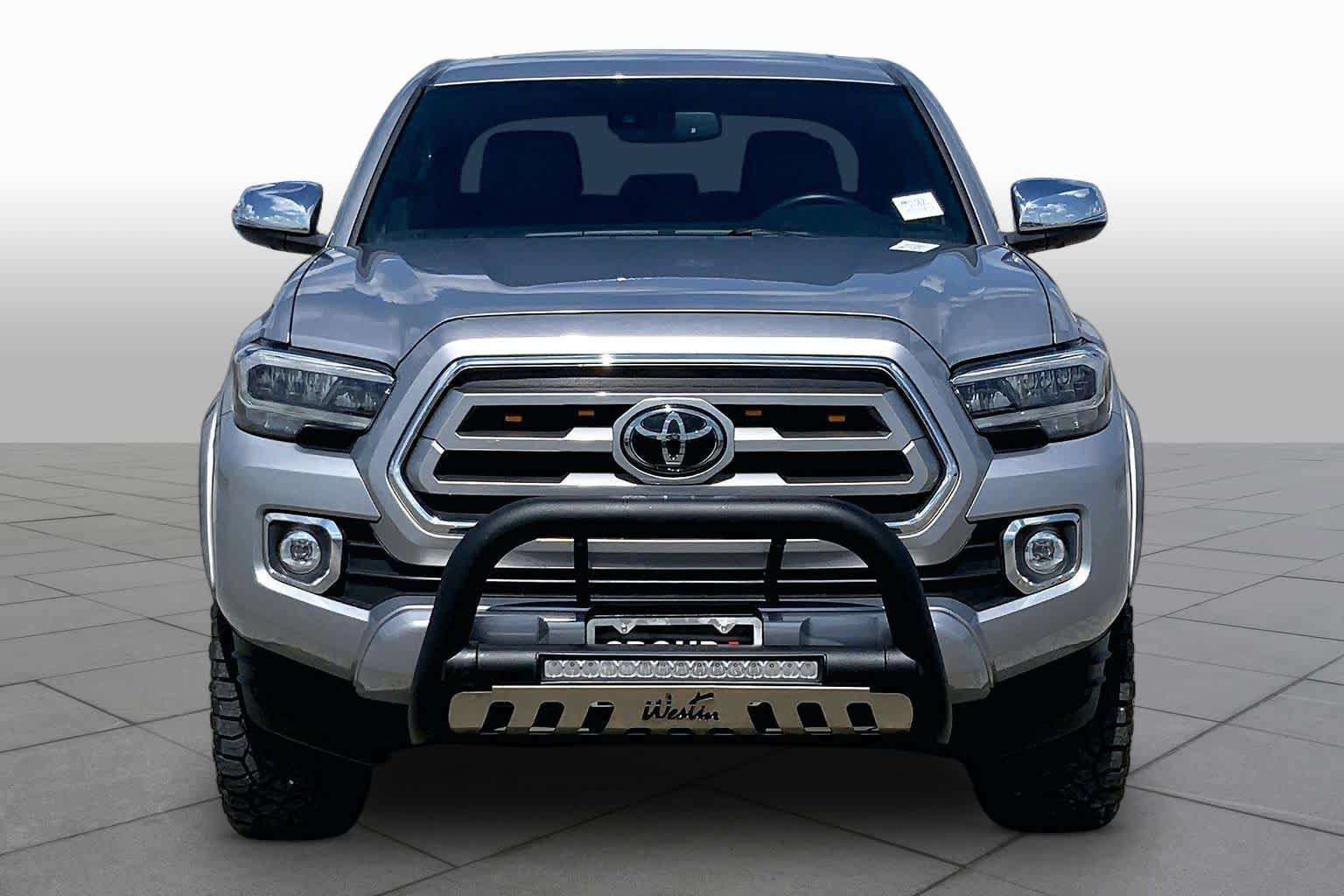 Used 2021 Toyota Tacoma Limited AWD/4WD image 4