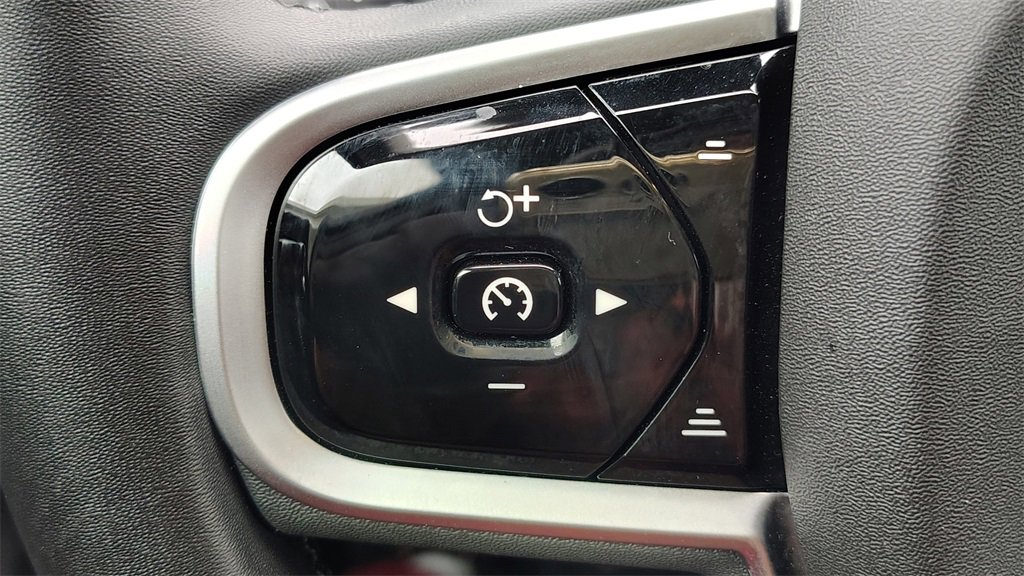 Certified 2025 Volvo V60 B5 Cross Country Plus image 15