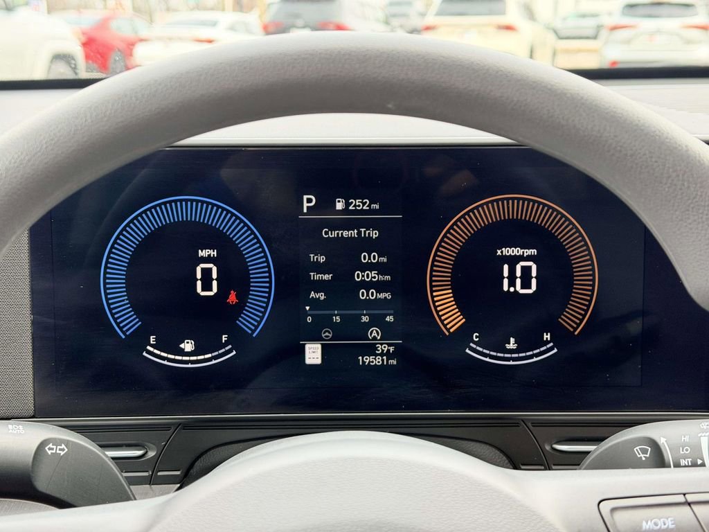 Used 2025 Hyundai Kona SE image 10