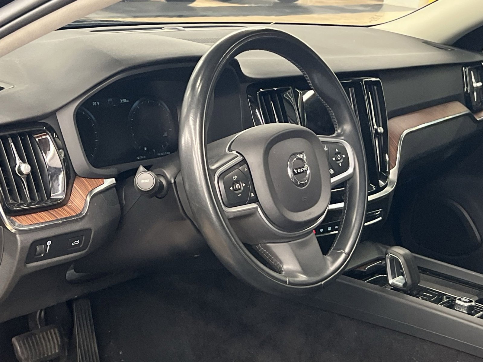 Used 2022 Volvo S60 B5 Inscription FWD image 14