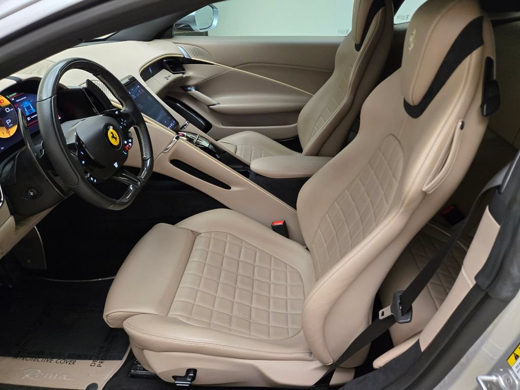 Used 2022 Ferrari Roma RWD image 17
