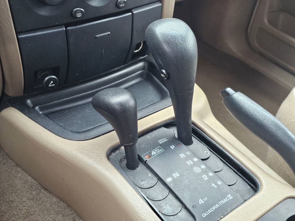 Used 2001 Jeep Grand Cherokee Laredo AWD/4WD image 32