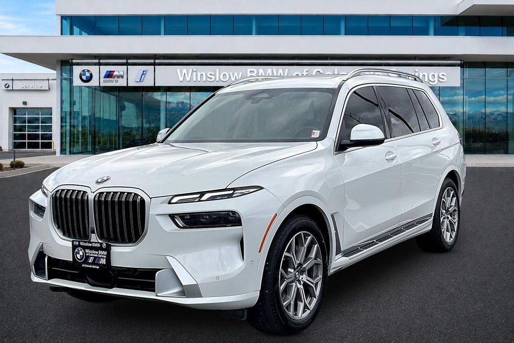 Used 2025 BMW X7 xDrive40i AWD/4WD image 2