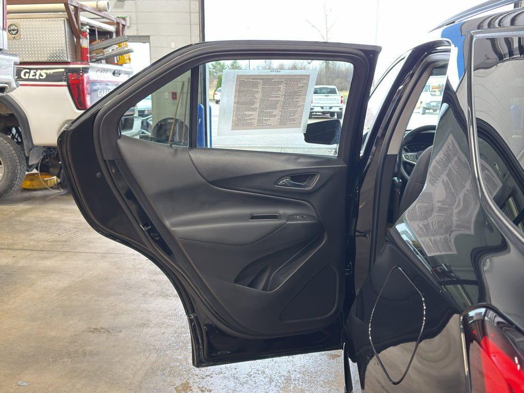 Used 2023 Chevrolet Equinox LT image 32