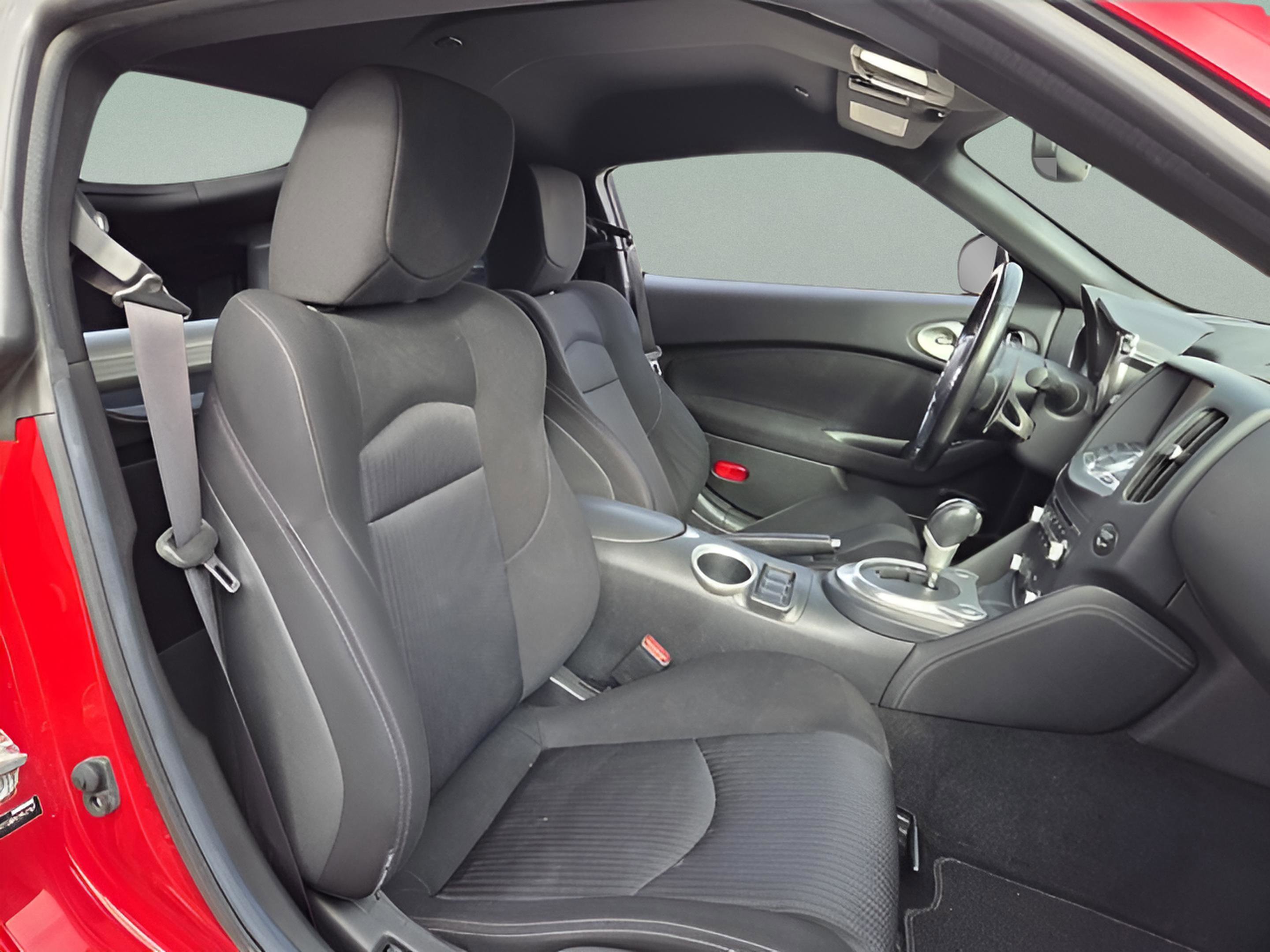 Used 2016 Nissan 370Z Sport Tech image 10