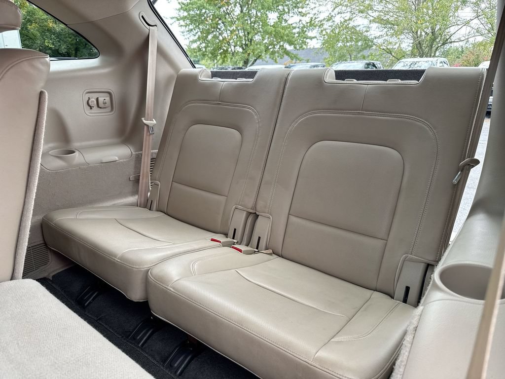Used 2010 Hyundai Veracruz Limited w/ Rear Seat Entertainment Pkg 4 FWD image 23