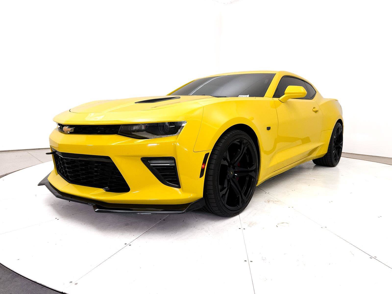 Used 2017 Chevrolet Camaro SS RWD image 15
