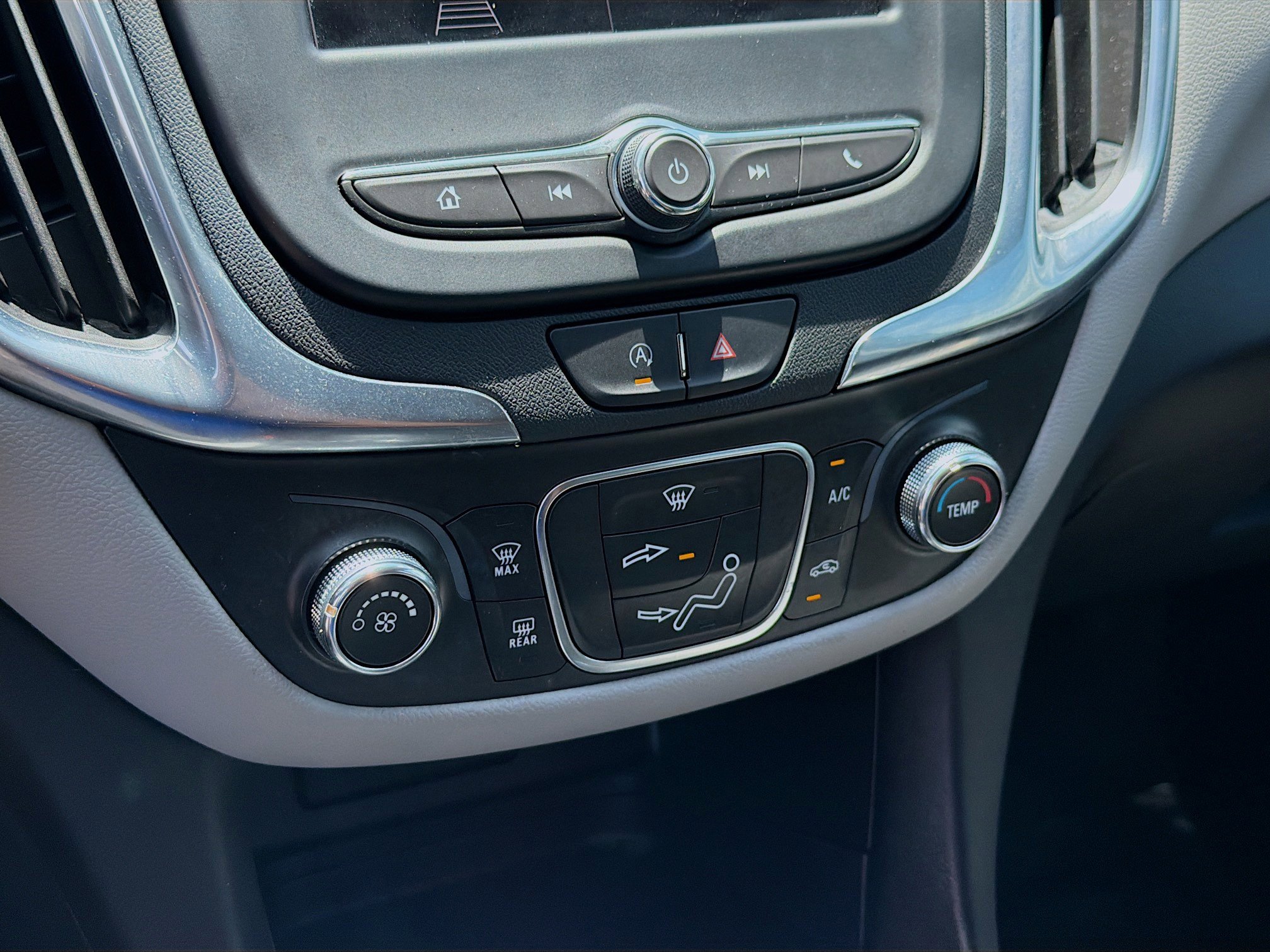 Used 2023 Chevrolet Equinox LS w/ LS Convenience Package FWD image 8