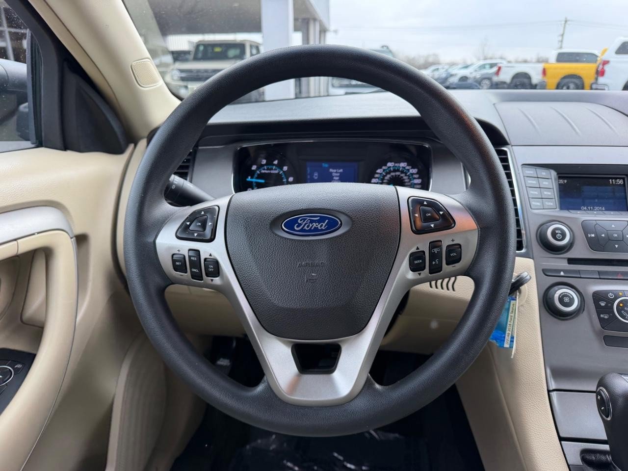 Used 2016 Ford Taurus SE FWD image 10