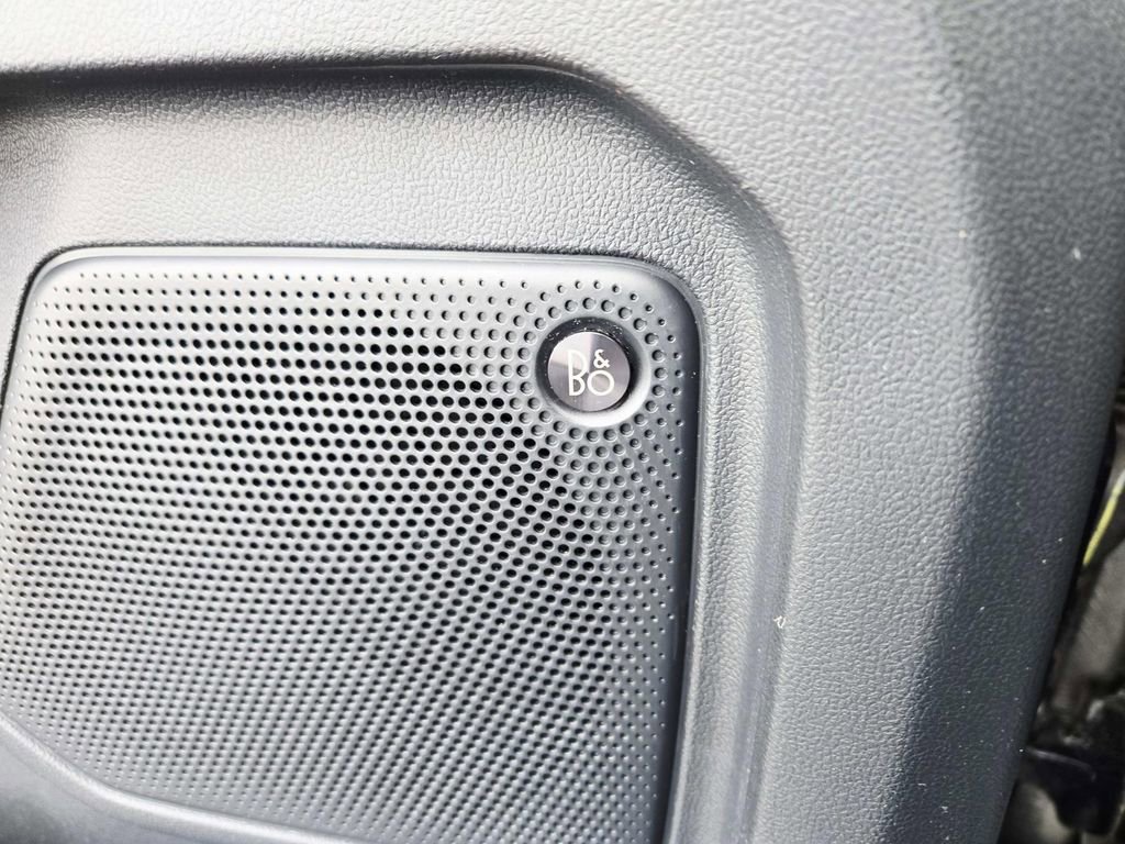 Used 2020 Ford Escape Titanium image 40