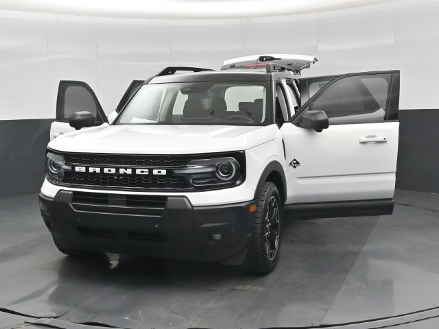 Used 2025 Ford Bronco Sport Outer Banks w/ Outer Banks Tech Package+ AWD/4WD image 61