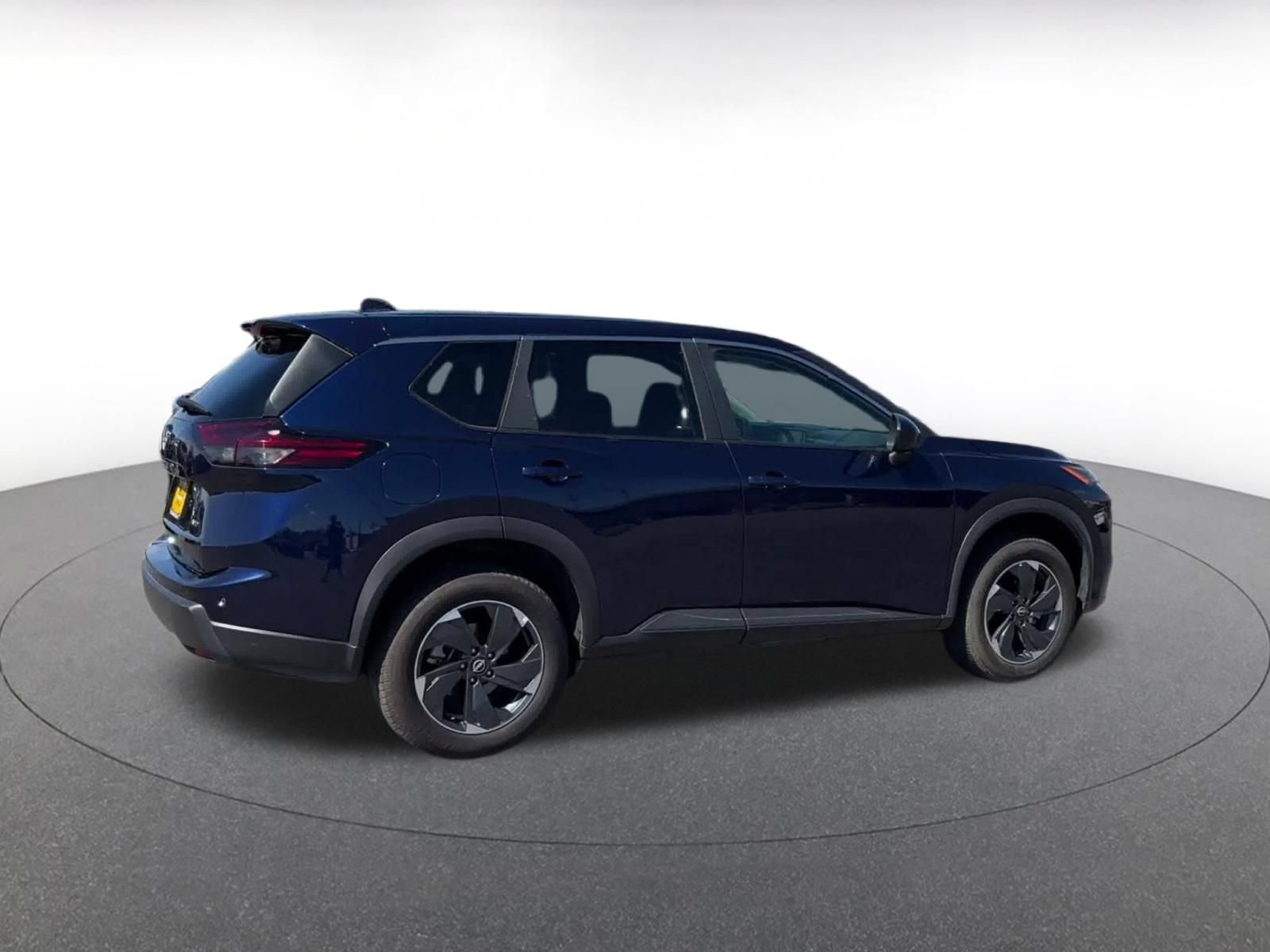 Used 2025 Nissan Rogue SV AWD/4WD image 14