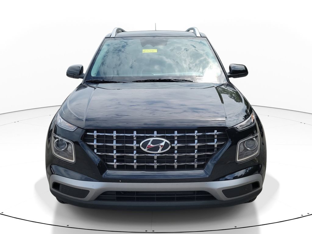Certified 2025 Hyundai Venue SEL image 2