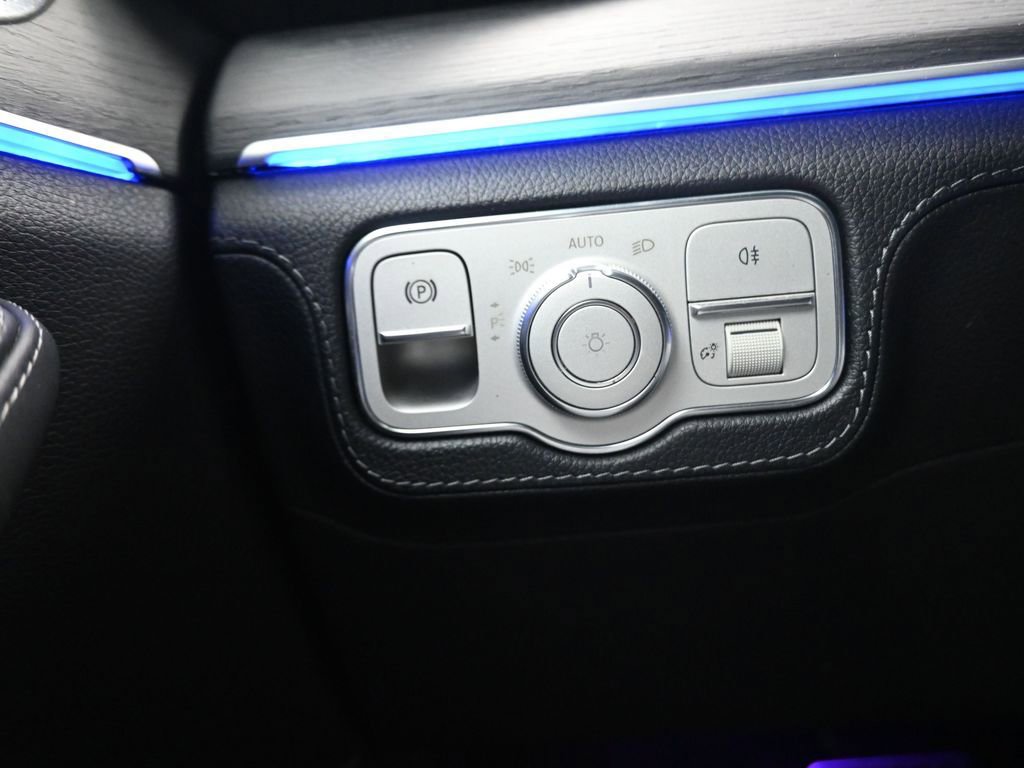 Used 2021 Mercedes-Benz GLS 580 GLS 580 image 11