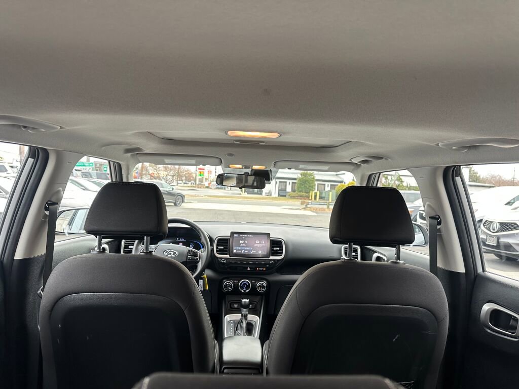 Used 2023 Hyundai Venue SEL w/ Cargo Package image 30