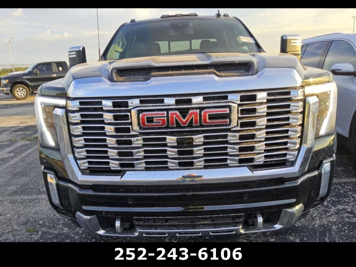 Used 2026 GMC Sierra 2500 Denali AWD/4WD image 2