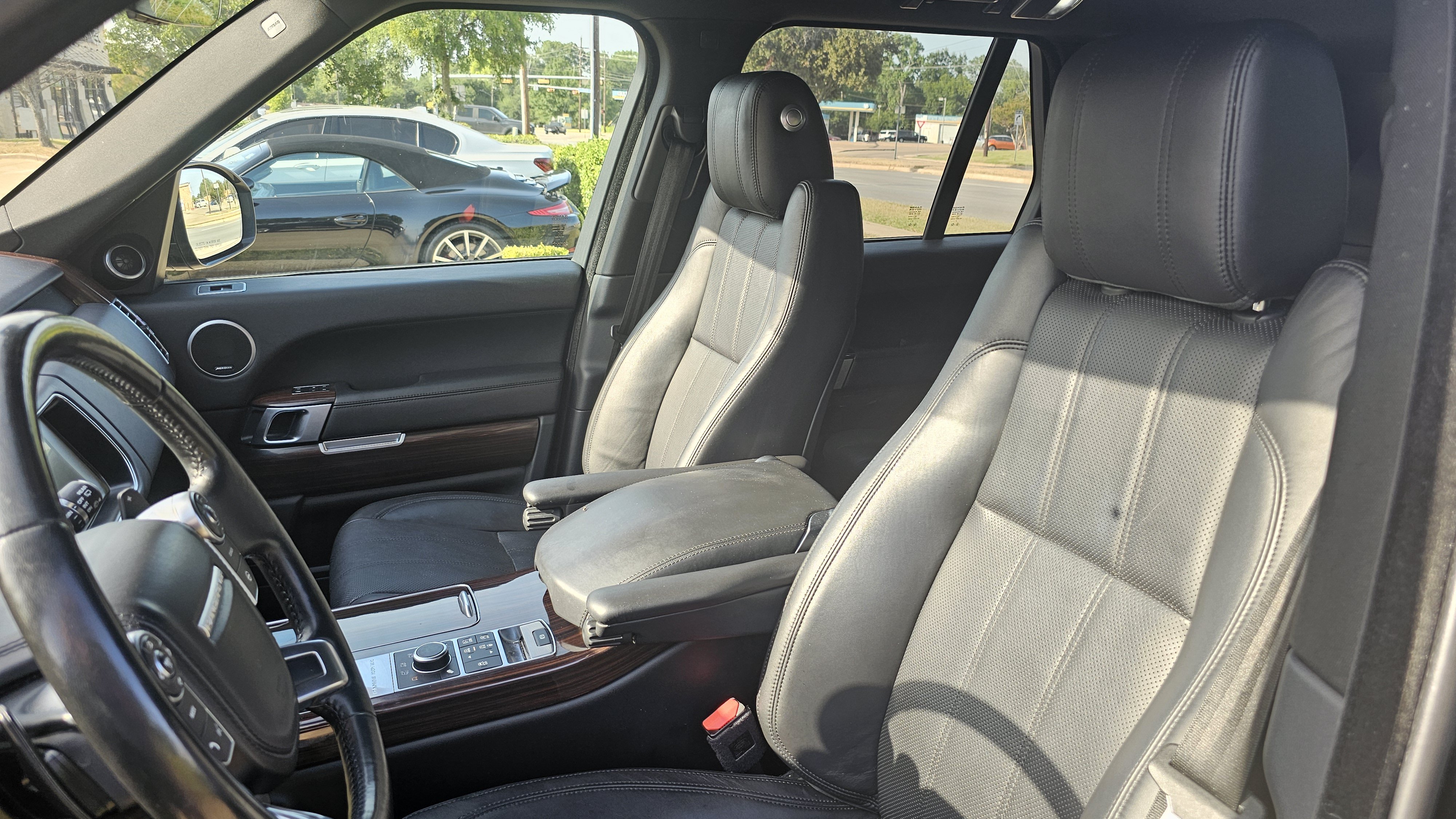 Used 2017 Land Rover Range Rover HSE AWD/4WD image 23