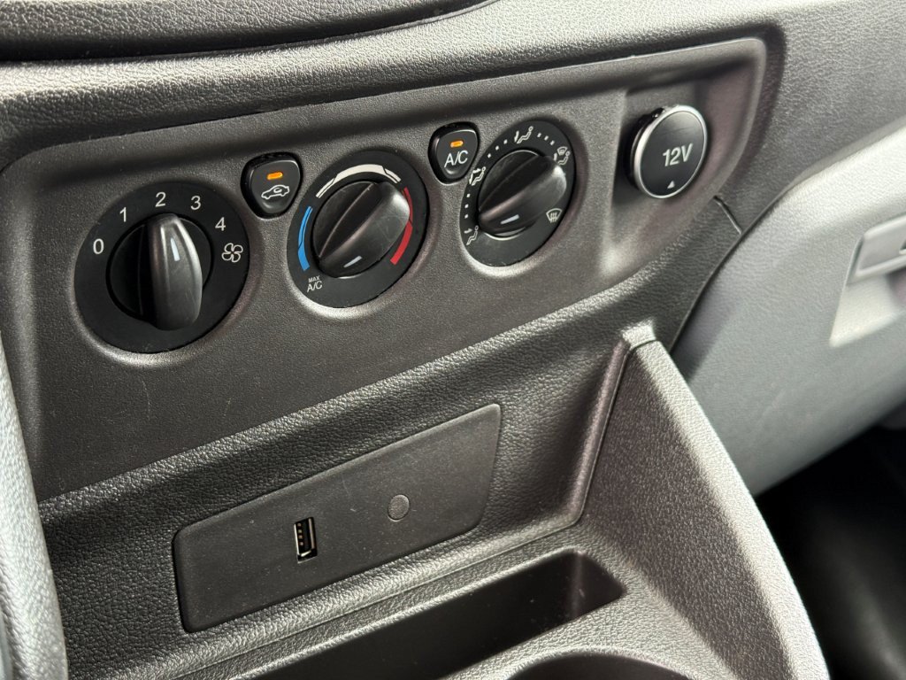 Used 2019 Ford Transit 150 130 Low Roof RWD image 28