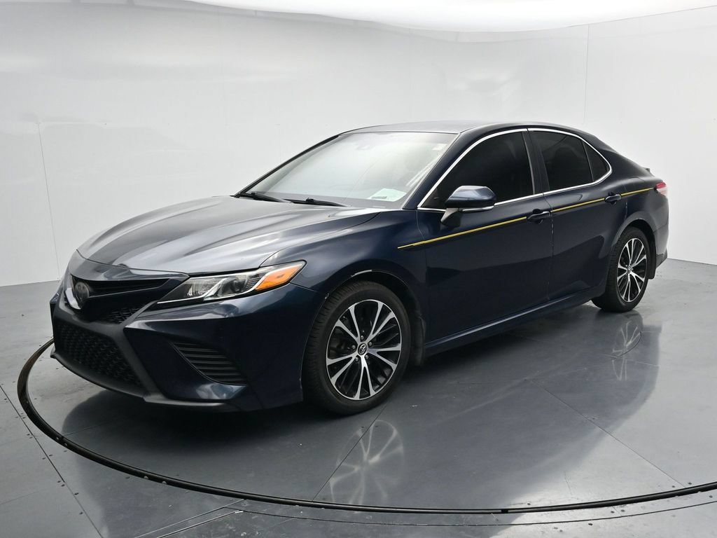 Used 2018 Toyota Camry SE w/ Convenience Package FWD image 4