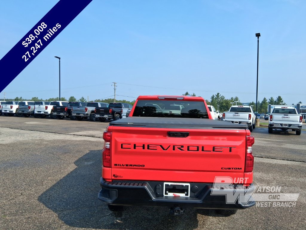 Used 2024 Chevrolet Silverado 1500 Custom Trail Boss w/ LPO, Dark Essentials Package AWD/4WD image 5