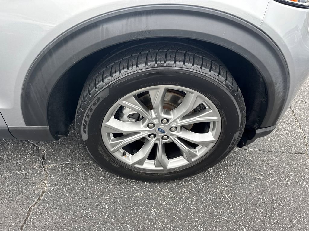 Used 2021 Ford Explorer Limited w/ Equipment Group 301A RWD image 13