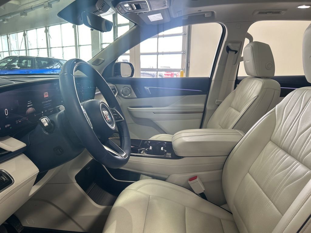 Used 2025 Buick Enclave Avenir w/ Super Cruise Package image 10