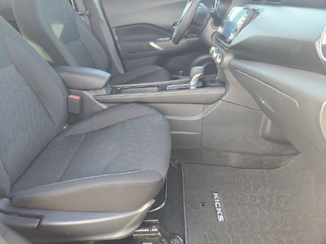 Used 2024 Nissan Kicks SV w/ Interior Electronics Package FWD image 15
