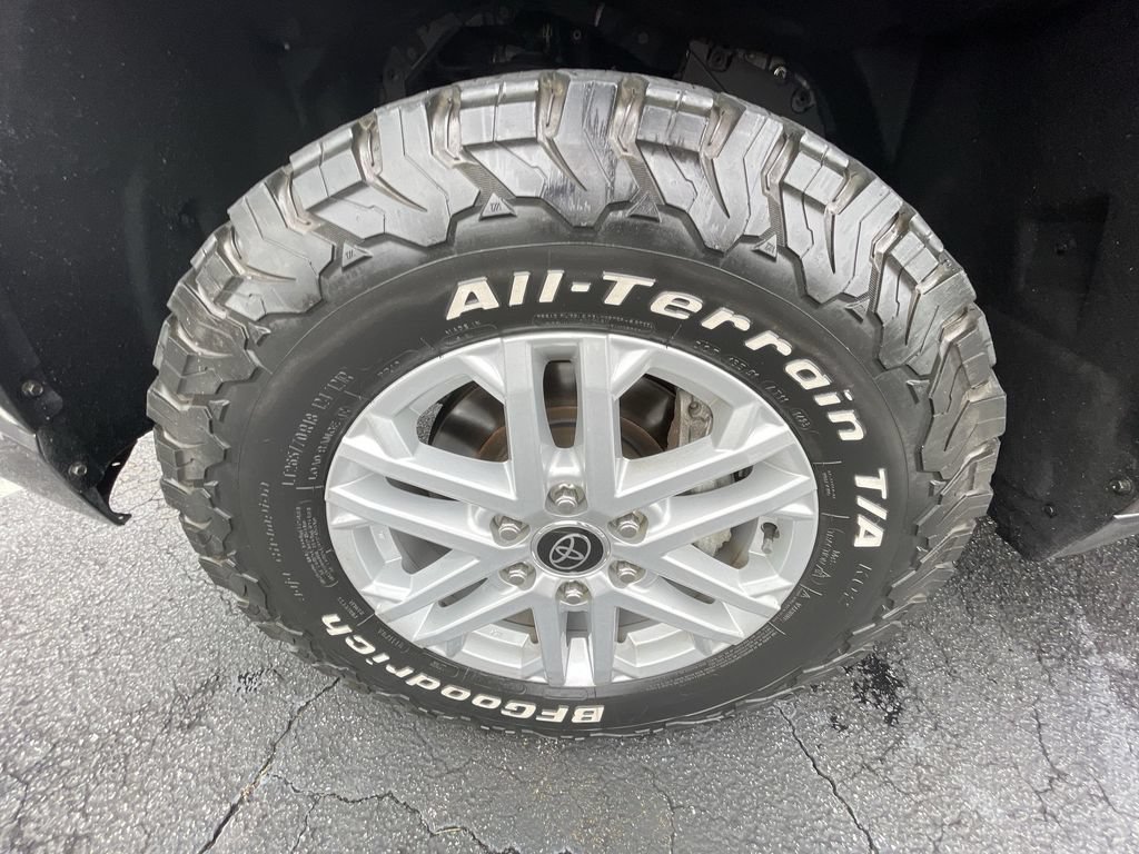Used 2023 Toyota Tundra SR5 w/ SR5 Premium Package AWD/4WD image 33