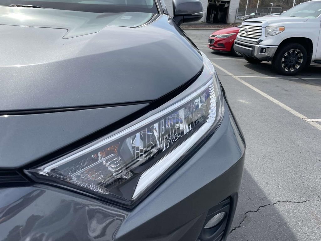 Used 2020 Toyota RAV4 XLE image 12