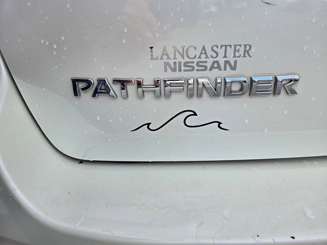 Used 2017 Nissan Pathfinder SV image 23