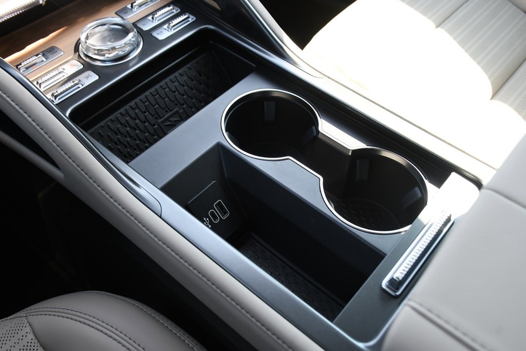 New 2025 Lincoln Nautilus Reserve w/ Jet Appearance Package image 32